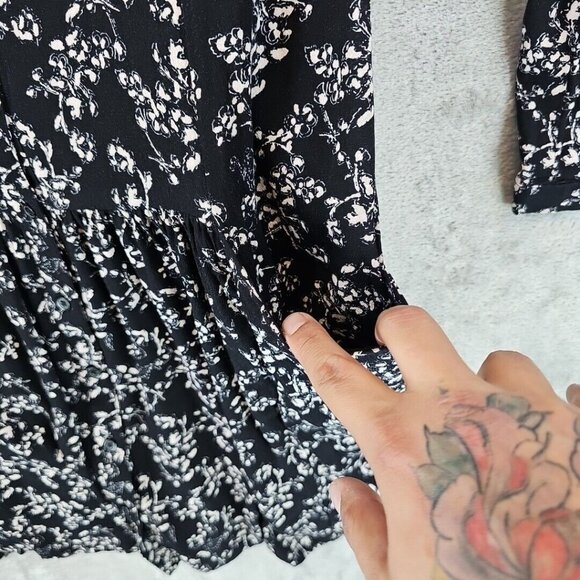 Garnet Hill Dress Womens Size 10 Black Floral Crepe Drop Waist Pockets Button - Picture 7 of 8